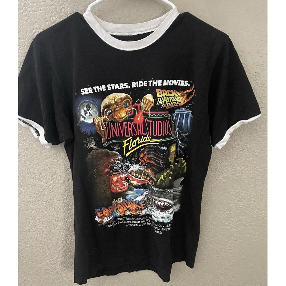 Universal Studios Graphic T-shirt size Medium